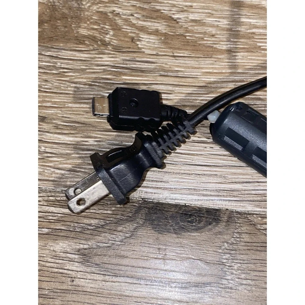 NIKON AC ADAPTER EH-63 for COOLPIX S1,S2,S3,S52 Charger